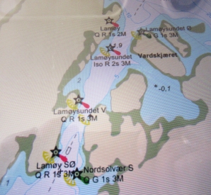 Kartplotteren viser Lamøysundet